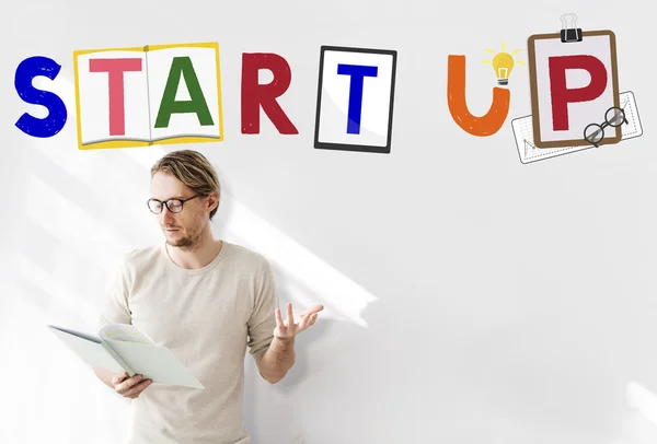 Empresário trabalhando com Start Up — Fotografia de Stock