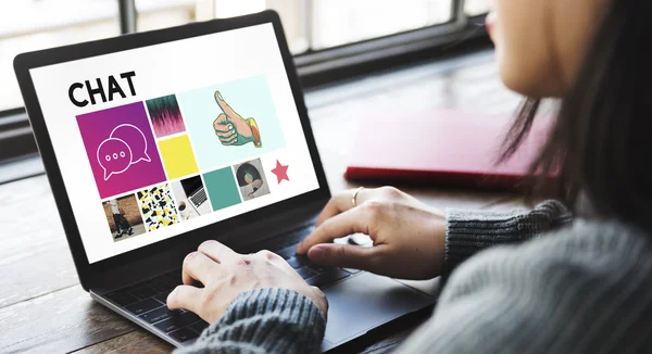 Woman working with laptop — Stock Photo, Image