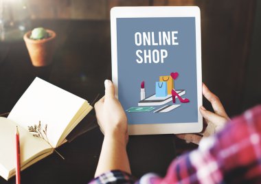 kişi tablet ellerde ile