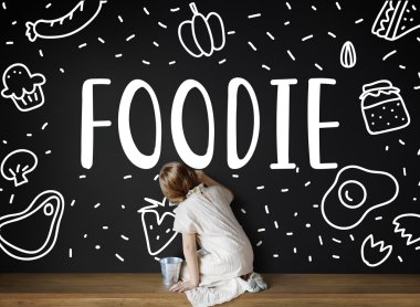 küçük kız çizim