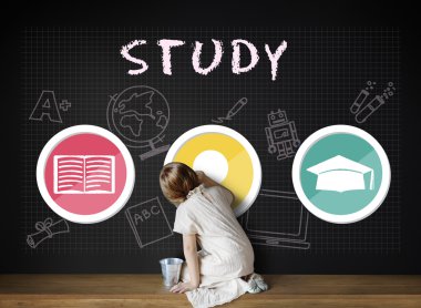 küçük kız çizim