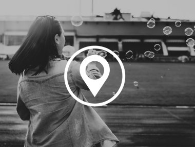 Sabun köpüğü ile genç kız