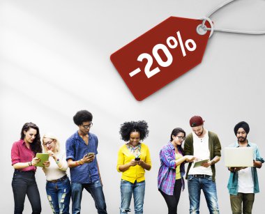 Farklı dijital cihazlar kullanan öğrenciler