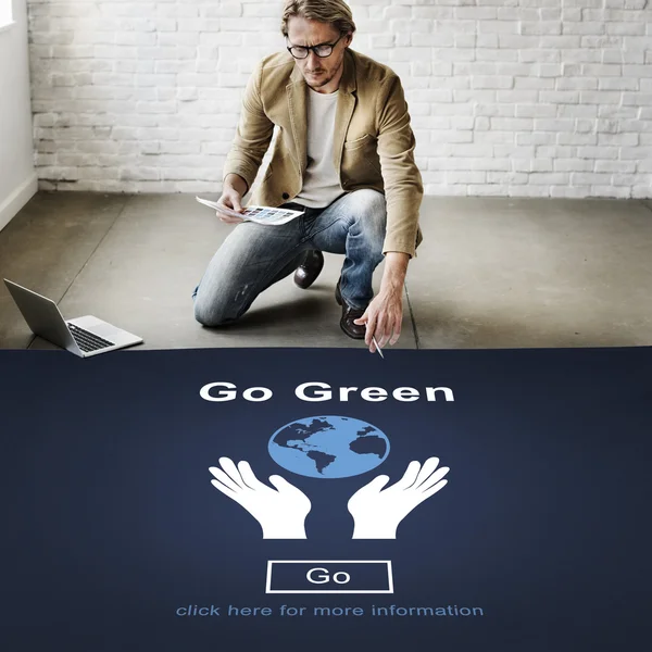 Werken met zakenman gaan groen — Stockfoto