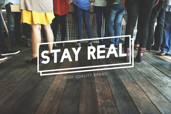Pessoas com Stay Real Concept — Fotografia de Stock