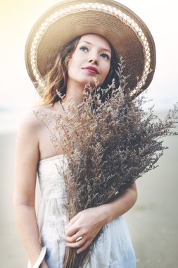 şapkalı güzel kadın 