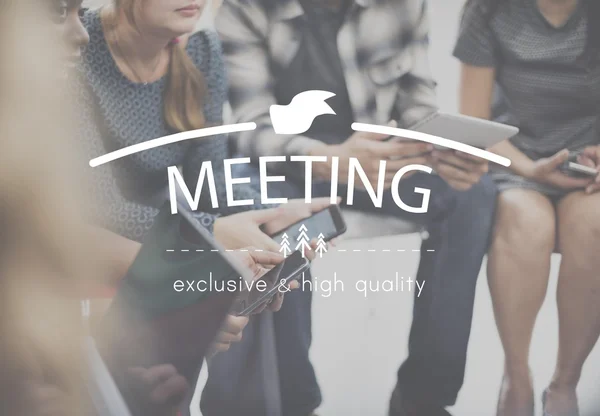 Människor vid möte och möte — Stockfoto