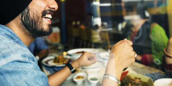 Hombre indio con turbante —  Fotos de Stock