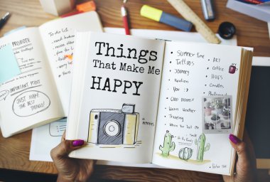 Kağıt defter kadınla