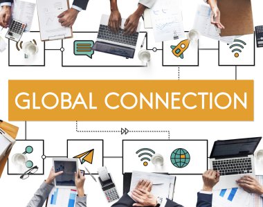 Ofiste çalışan iş adamları