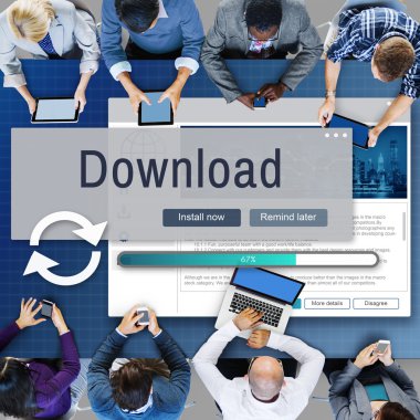 farklı aygıtlar kullanan kişiler 