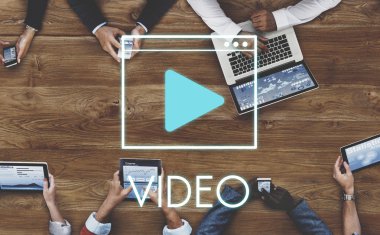 İş adamları ve Video düğmesi
