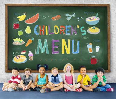 Çeşitlilik çocuk birlikte oturan