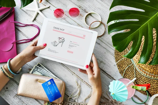 Mujer Compras Concepto en línea —  Fotos de Stock