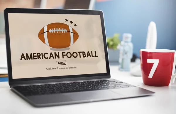 Computerbildschirm und American-Football-Konzept — Stockfoto