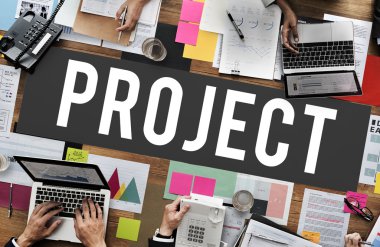 Ofiste çalışan iş adamları