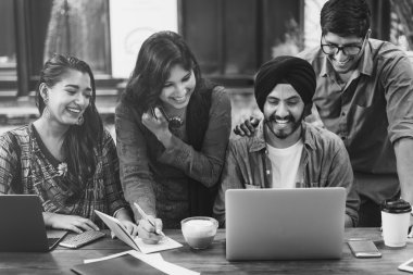 güzel Hintli öğrenciler 