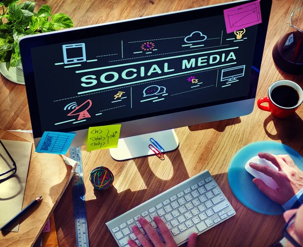 bilgisayarla çalışma iş adamı