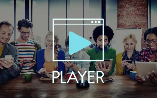 Knop diversiteit mensen en Media Player — Stockfoto