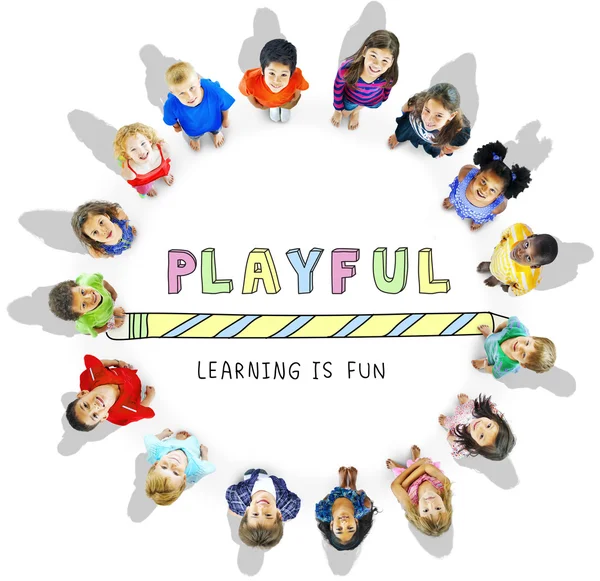 Daire içinde duran çocuk 