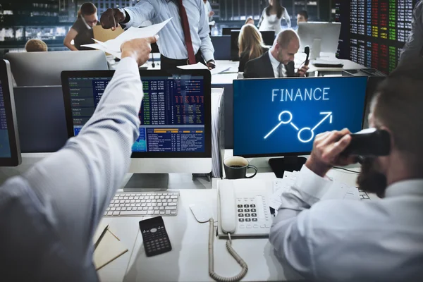 Mensen uit het bedrijfsleven werken en Financiën — Stockfoto