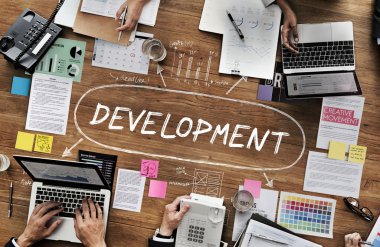 Ofiste çalışan iş adamları