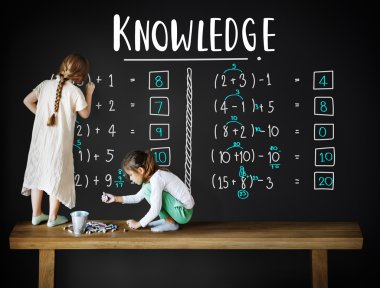 Şirin kız gemide çizim