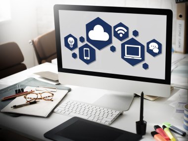 bilgisayar monitöründe çalışma alanı tablosu