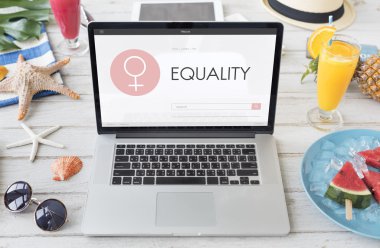 bilgisayar ve kadınların gün eşitlik kavramı