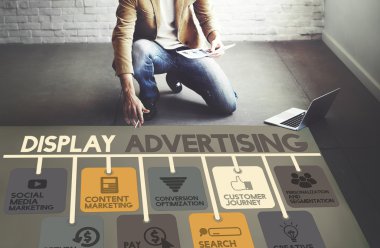 işadamı ekran reklam ile çalışma