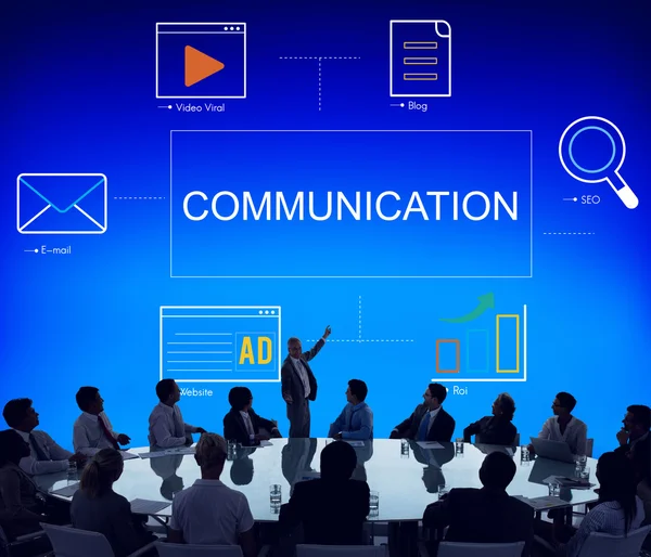 Affärsfolk som arbetar med kommunikationskoncept — Stockfoto