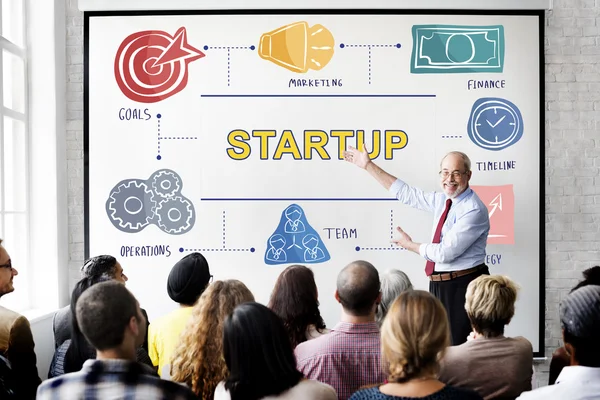 Personnes au séminaire avec start-up — Photo