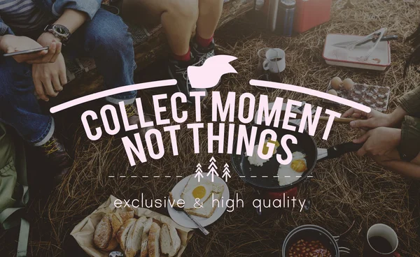 Friends cooking in forest — Stock Photo, Image