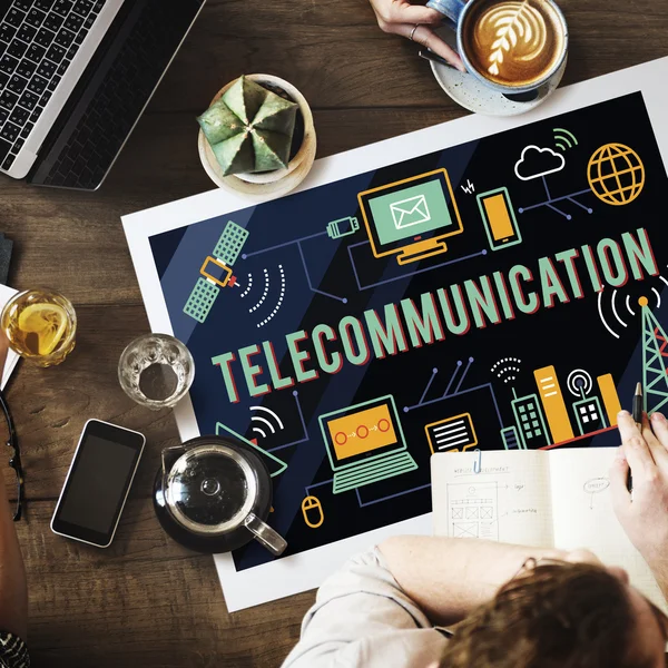 Tabell med poster med Telecommunicatio koncept — Stockfoto