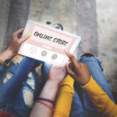 Kızlar dijital tablet kullanma