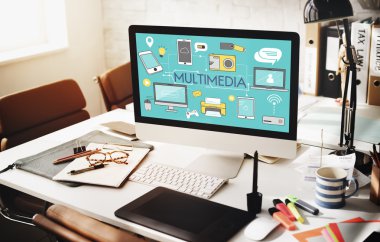 bilgisayar monitöründe çalışma alanı tablosu