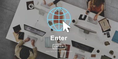 Ofiste çalışan iş adamları