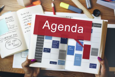Kağıt defter kadınla