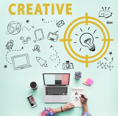 not defterinde çizim kız