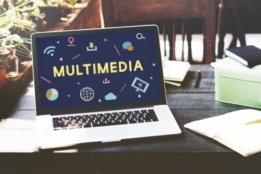 Tablo açılan laptop