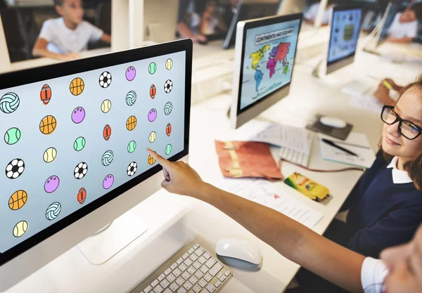 Pupils in computer classroom — Stock Photo, Image