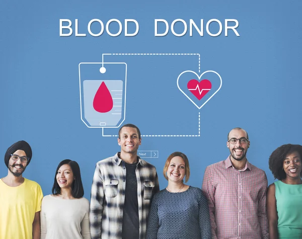 Diversità persone con donatore di sangue — Foto Stock