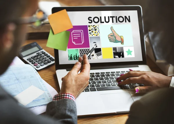 Business people with laptop discussing — Stock Photo, Image