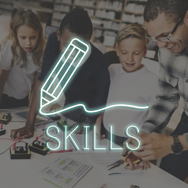 Teacher with group of pupils in school class — Stock Photo, Image