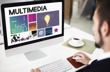 bilgisayarla çalışma iş adamı