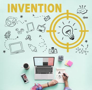 not defterinde çizim kız