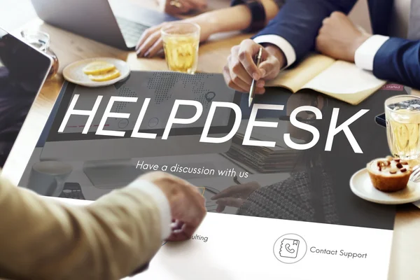 Pessoas discutindo sobre Help desk — Fotografia de Stock