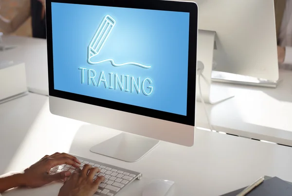 Woman working with computer — Stock Photo, Image