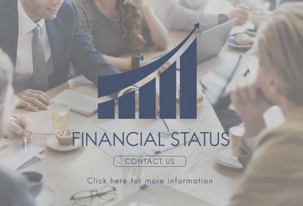 Menschen diskutieren über finanziellen Status — Stockfoto