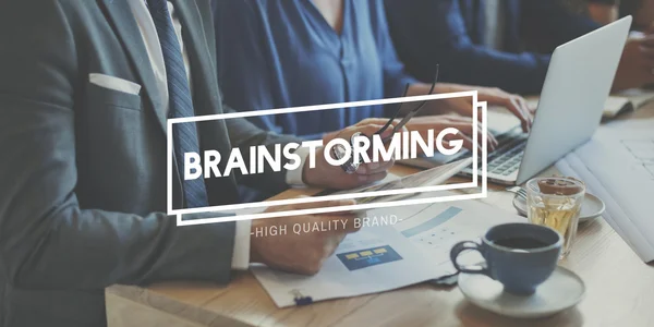Empresários Brainstorming em reunião — Fotografia de Stock